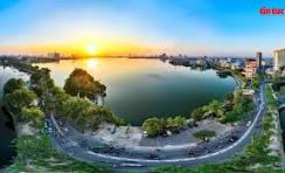 Cuộc sống của du khách trên du thuyền mắc kẹt ở Trung Đông